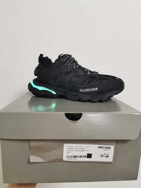 balenciaga track runner led reps.